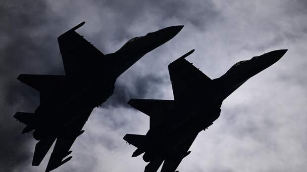 F-35 встретили в небе "Русских витязей". Результат говорит сам за себя