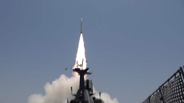 КСИР: Иран продолжит атаки на американские базы на Ближнем Востоке до вывода США