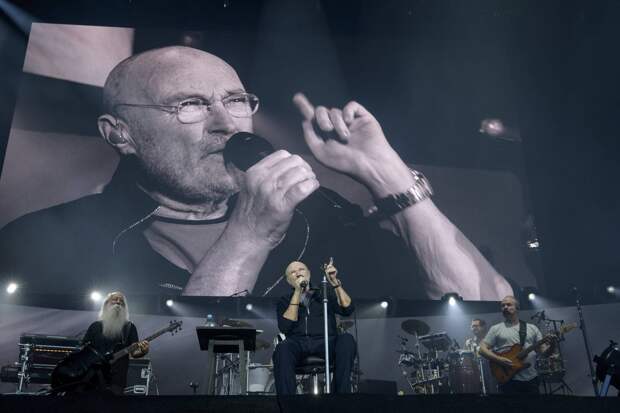 Oasis и Фила Коллинза включили в Зал славы рок-н-ролла