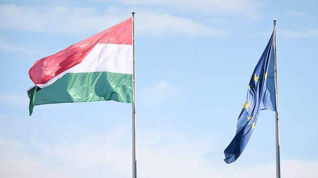 В МИД Венгрии обвинили Еврокомиссию в таможенной войне с США