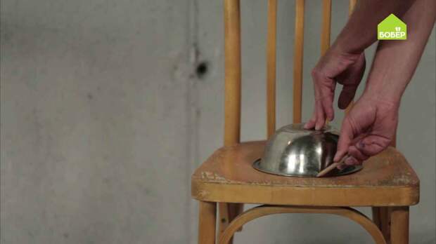 Кормушка для собаки из старого стула