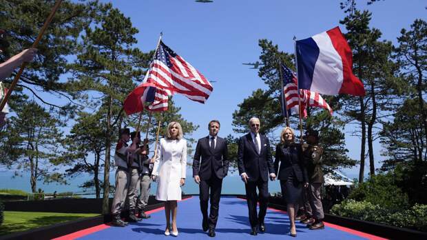 "Американцы устали": страны Европы утратили уверенность в лидерстве США