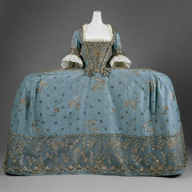 Платье придворной дамы, Британия, 1750 год. | Фото: fiveminutehistory.com.