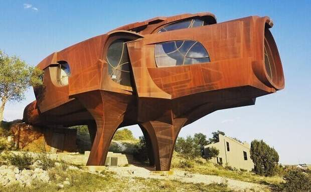 30 архитектурных причуд со всего мира