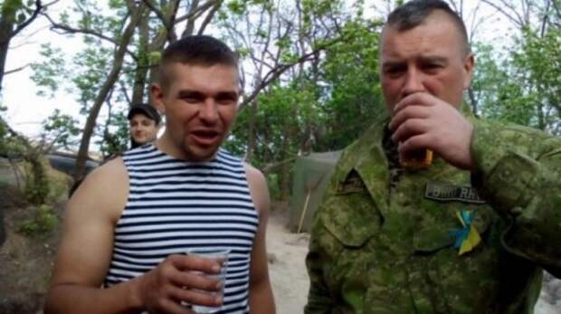 Порошенко намерен лично бороться с пьянством в рядах ВСУ Порошенко намерен лично бороться с пьянством в рядах ВСУ