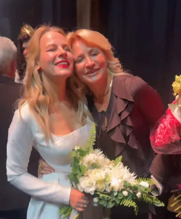 Александра Ребенок и Виктория Шелягова