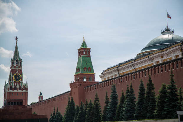 Песков: Кремль будет внимательно следить за саммитом G7 в Италии