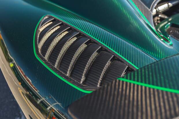Потрясающий Koenigsegg Agera S из зеленого углеродного волокна