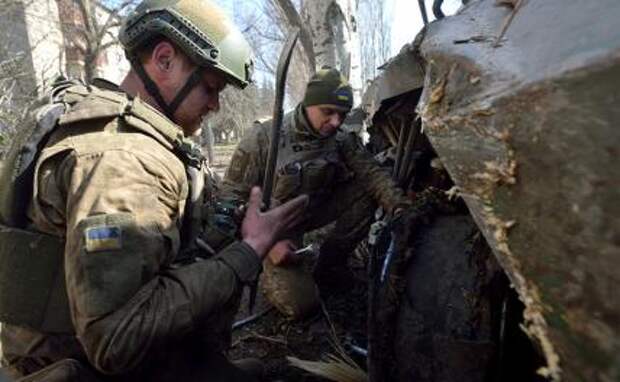 Залужный обезоружен. Пушки ВСУ молчат — снарядов нет и не будет