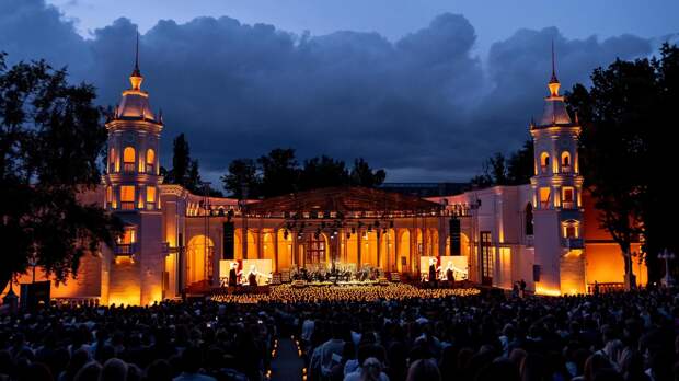 «Волшебная симфония в парке и 8000 свечей»: благотворительный концерт Lumisfera в честь 18-летия Фонда Хабенского