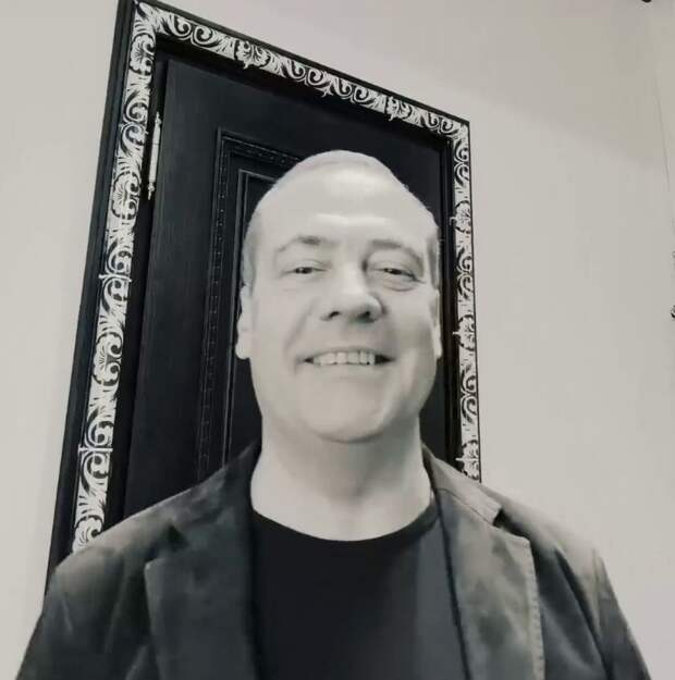 Медведев высмеял предложения Киева по защите от дронов на Ближнем Востоке