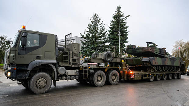 США доставили в Европу очередную партию танков и бронетехники