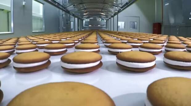 Завораживающие видео: как делают M&M’S, чипсы, чокопай, конфеты и прочие вкусности