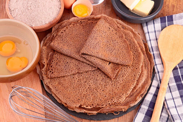 Диетолог Поляков: блины лучше жарить на масле гхи