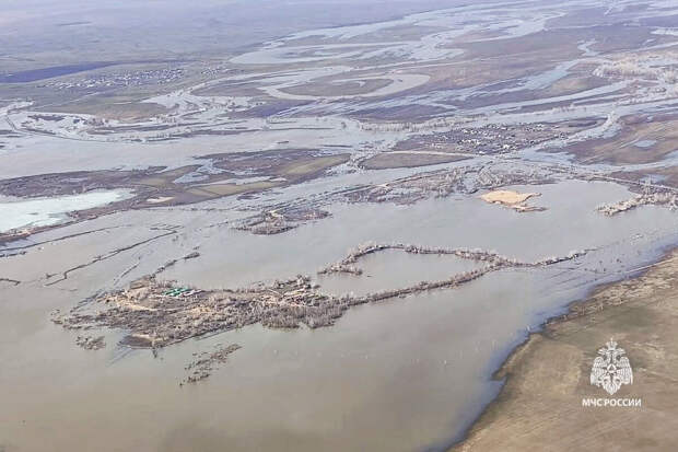 Глава Оренбуржья Паслер пообещал восстановить все разрушенные паводком объекты