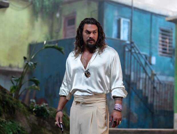 Джейсон Момоа чуть не утонул во время сёрфинга на Гавайях