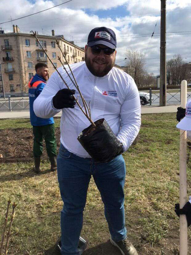 Активисты движения «Петербург — город перемен!» поучаствовали в субботнике