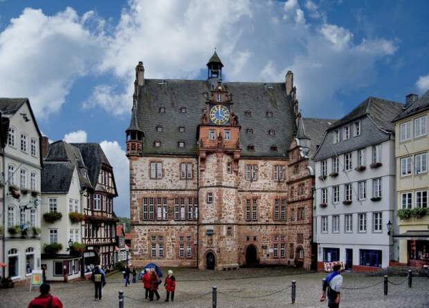 Марбург. 10 самых красивых городов Германии. Интересные города Германии, которые обязательно стоит посетить. Фото с сайта NewPix.ru