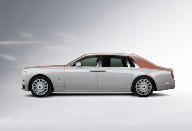 4.Rolls-Royce Phantom с увеличенной колесной базой