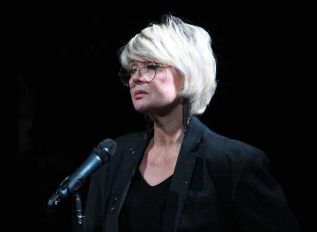 Меньшова поддержала протест выпускников Школы-студии МХАТ