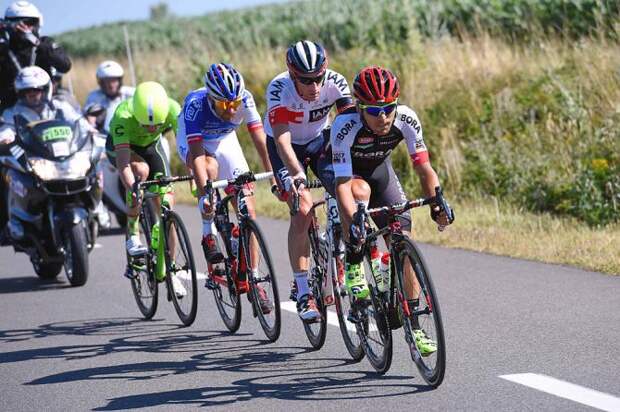 Cesar Benedetti (Bora Argon 18) лидирует в отрыве (фото: Tim de Waele/TDWSport.com)