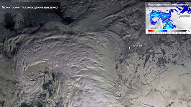 Москвичам показали снежный циклон над городом из космоса