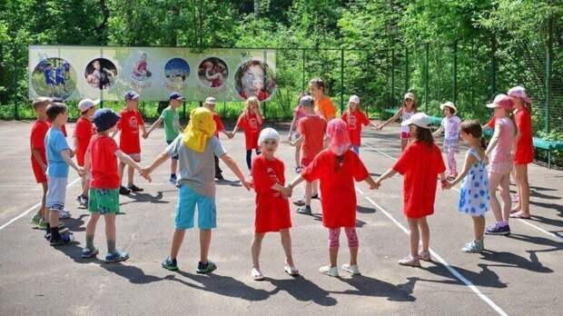 Депутаты попросили снизить цены на путевки в детские лагеря