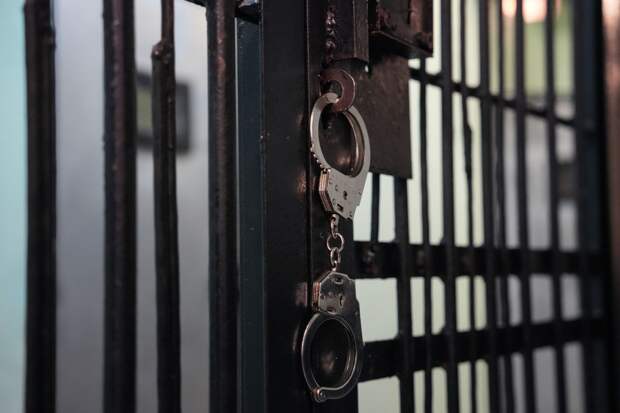 Суд избрал меру пресечения мужчине, сломавшему нос девушке в метро Москвы