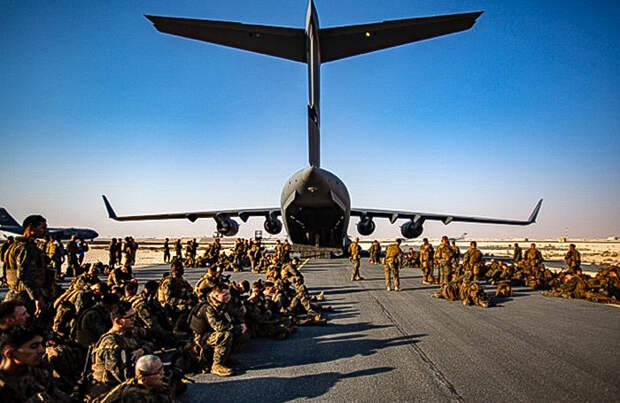 Катар вывел часть персонала с военной базы США на своей территории