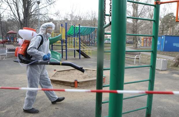Дезинфекция домов и дворовых территорий в Москве / Фото: АГН "Москва" 