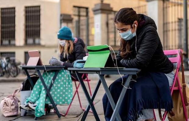 В Италии школьники начали протест против covid-мер