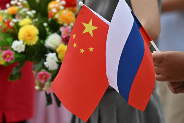 В НАТО заявили, что КНР не сможет одновременно дружить и с Россией, и с Западом