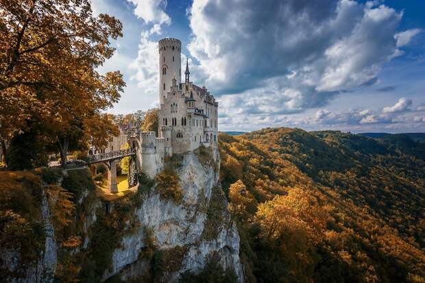 www.GetBg.net_2017World___Germany_Ancient_castle_of_Liechtenstein_on_the_cliff__Germany_114705_.jpg