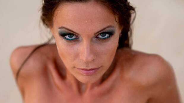 Модель с откровенным портфолио стала почетным консулом Украины