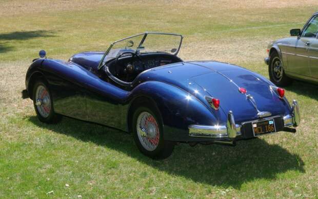 Jaguar XK140 1954 года. Один из самых популярных спорткаров марки. Jaguar XK140 1954 года. Один из самых популярных спорткаров марки. олдтаймер, ретро автомобили