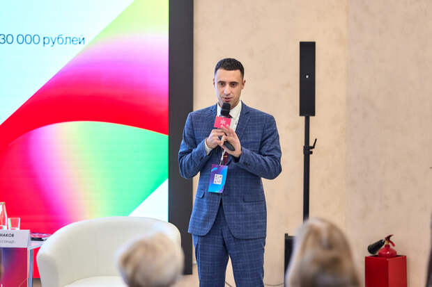 Между чудо-кнопкой и страхом: как педагогам найти баланс в эпоху искусственного интеллекта