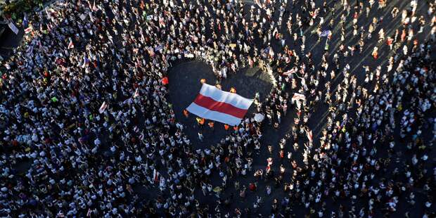 Оппозиция Белоруссии объявила об открытии "народных посольств"