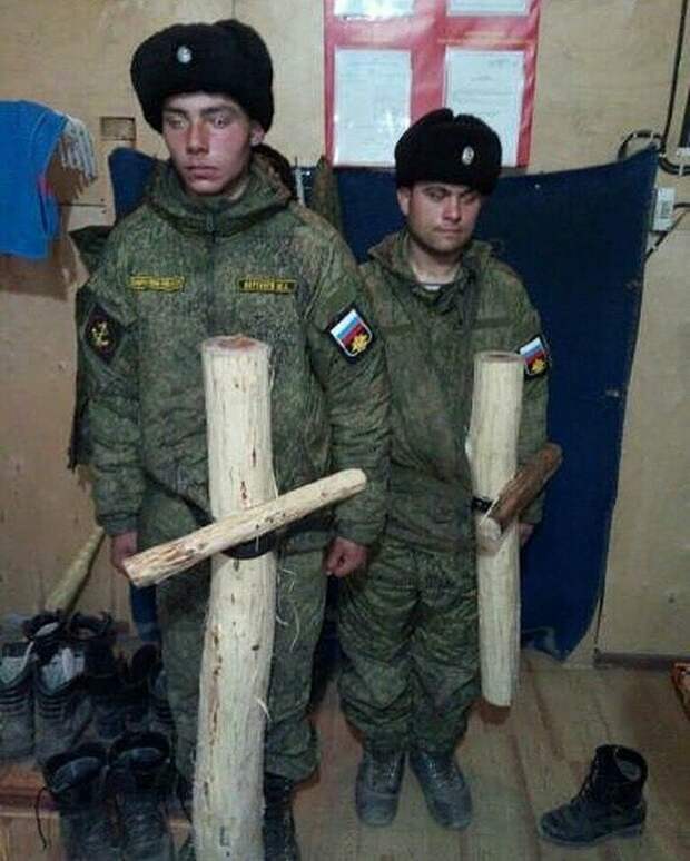 Приспособление для чего-то там армия, оружие, плац, прикол, пхд, россия, солдат, юмор