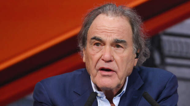 «Поддались на эту ложь»: Оливер Стоун рассказал об антироссийской пропаганде в США