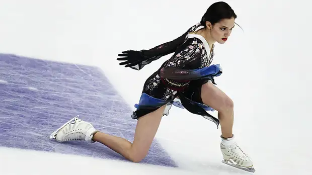 «Медведева нашла себя»: эксперты восхитились выступлением российских фигуристов на этапе Гран-при в Москве