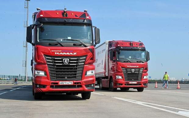 В России разрешили использовать беспилотные грузовики без водителя в салоне