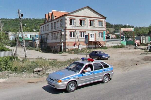 Улица Маркина, дом №2 (Саратов) — ранее по этому адресу располагалось малое предприятие «Гроза». В настоящее время здание и забор снесены