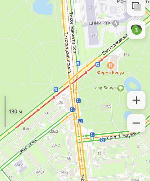 Трамвай и автобус встали на пересечении Светлановского и Тихорецкого, вспоминая ПДД