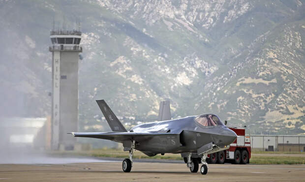 Недоделанные "Молнии". Почему F-35 останется самым неудачным истребителем