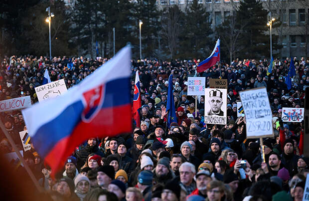 В Словакии проходят многочисленные антиправительственные акции протеста