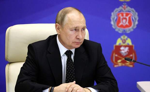Появились первые кадры с Путиным на заседании объединенного штаба родов войск