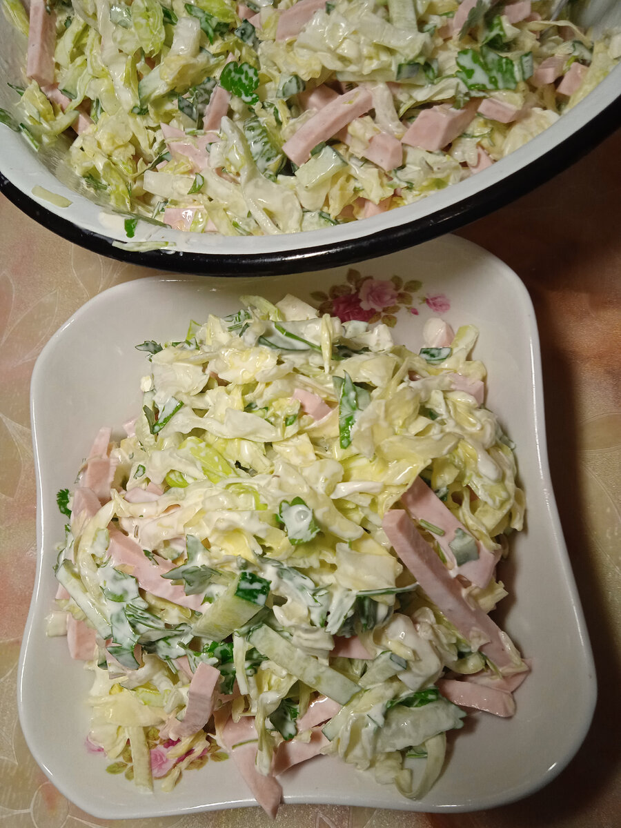 Готовлю мясо на бутерброды без заморочек и быстрый салатик с варёной колбаской.