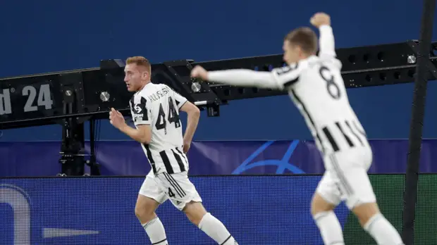 «Ювентус» вышел вперёд в матче с «Зенитом»