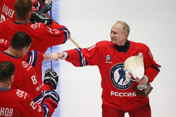 Путин не просто играет в хоккей. Он всегда выигрывает.