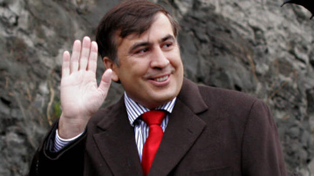 https://novostionline.net/wp-content/uploads/2016/10/Saakashvili-mashet-rukoj.jpg